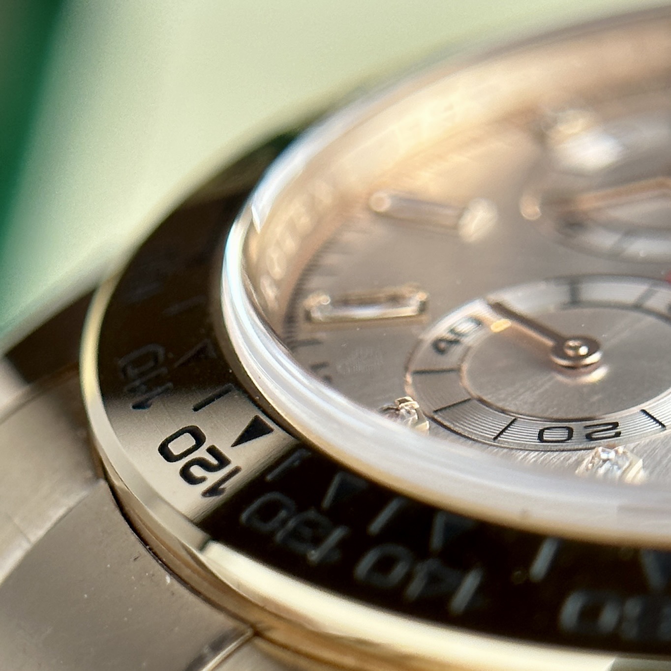 Dong-Ho-Rolex-Cosmograph-Daytona-116505-Che-Tac-Coc-So-Da-Baguette-Nha-May-Clean-40mm-4