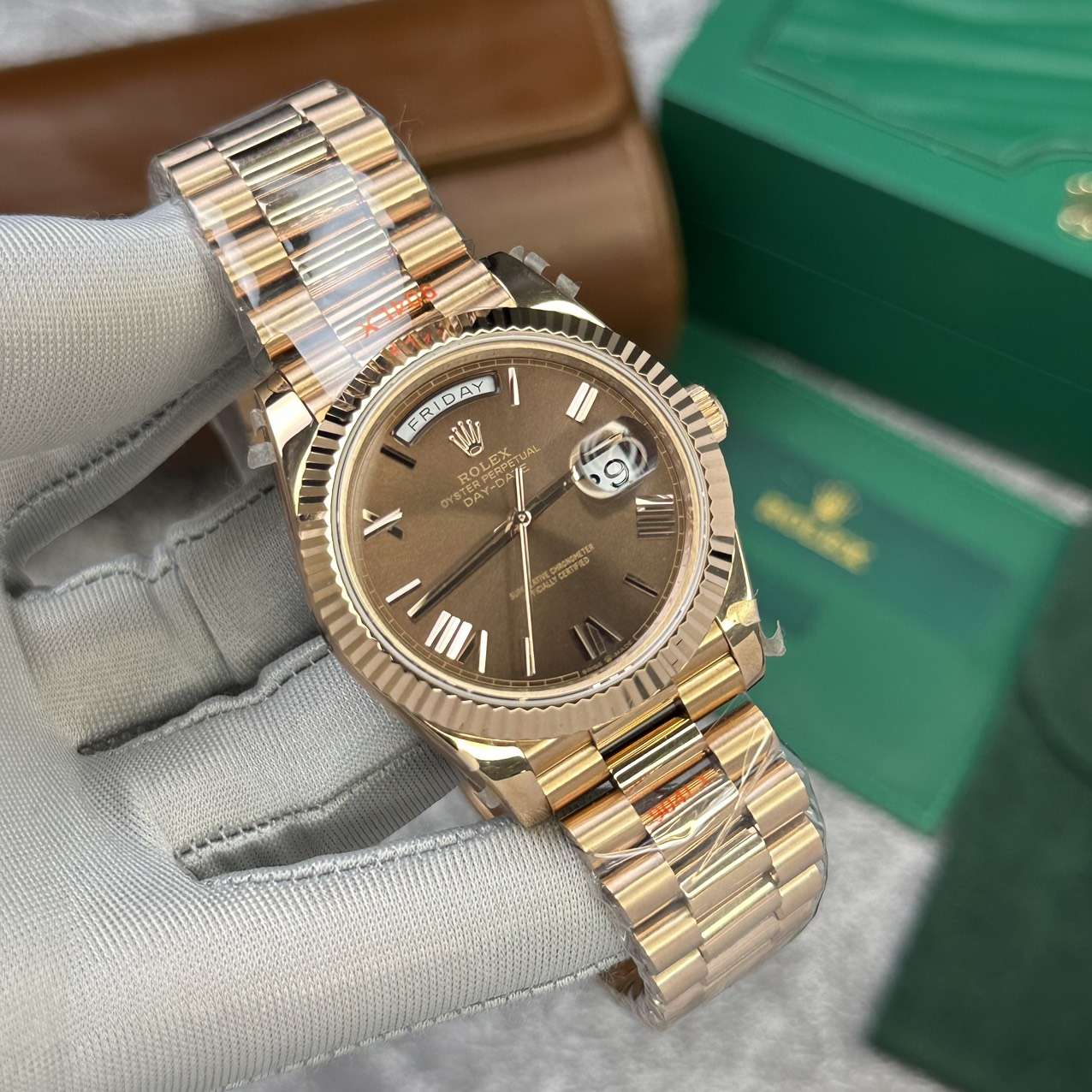 Dong-Ho-Rolex-Day-Date-228235-Rose-Gold-Mat-Chocolate-Rep-11-V2-GMF-40mm-4-1.jpg