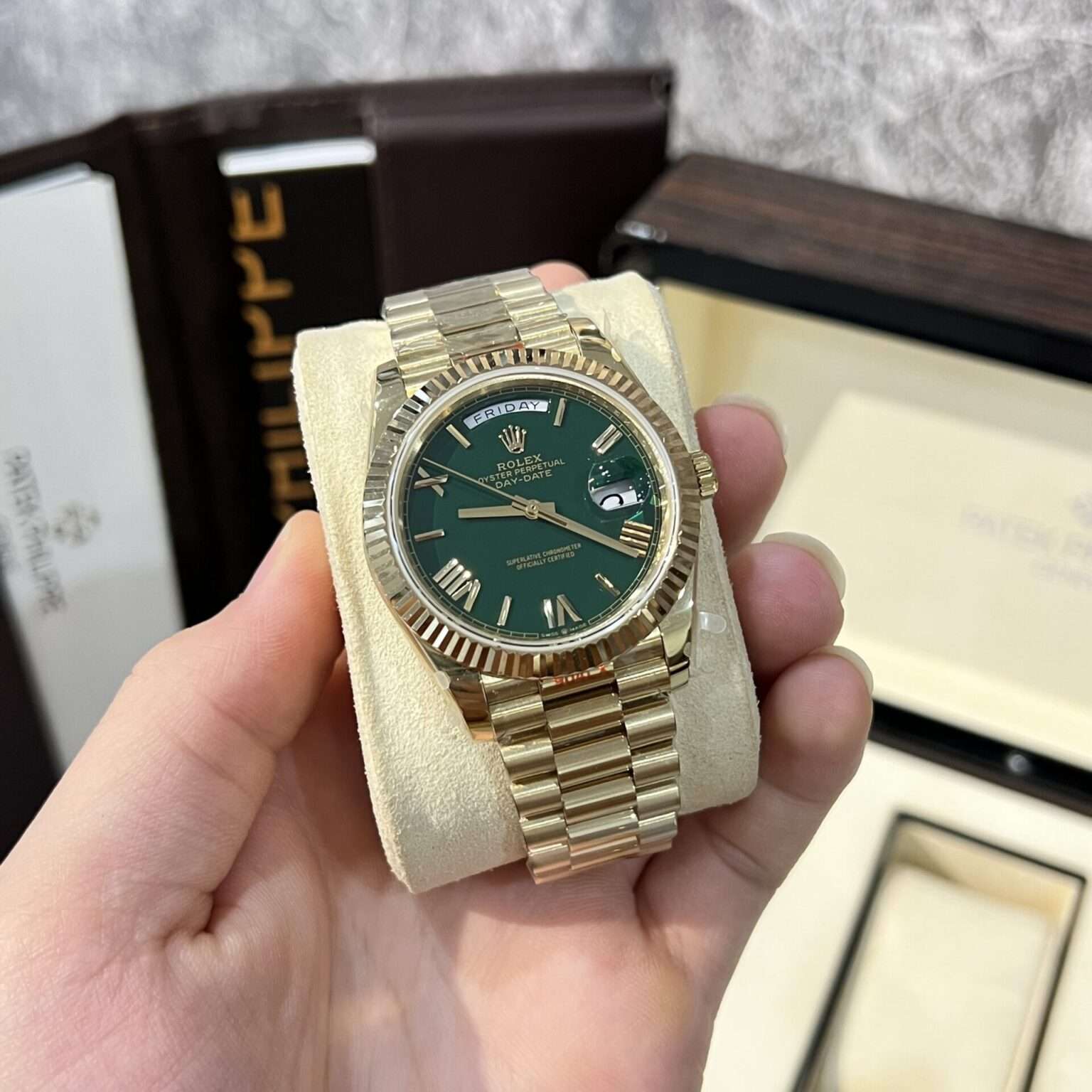 Dong-Ho-Rolex-Day-Date-228238-Replica-11-Tinh-Chinh-166gr-GM-V2-40mm-2-1536×1536-1.jpg