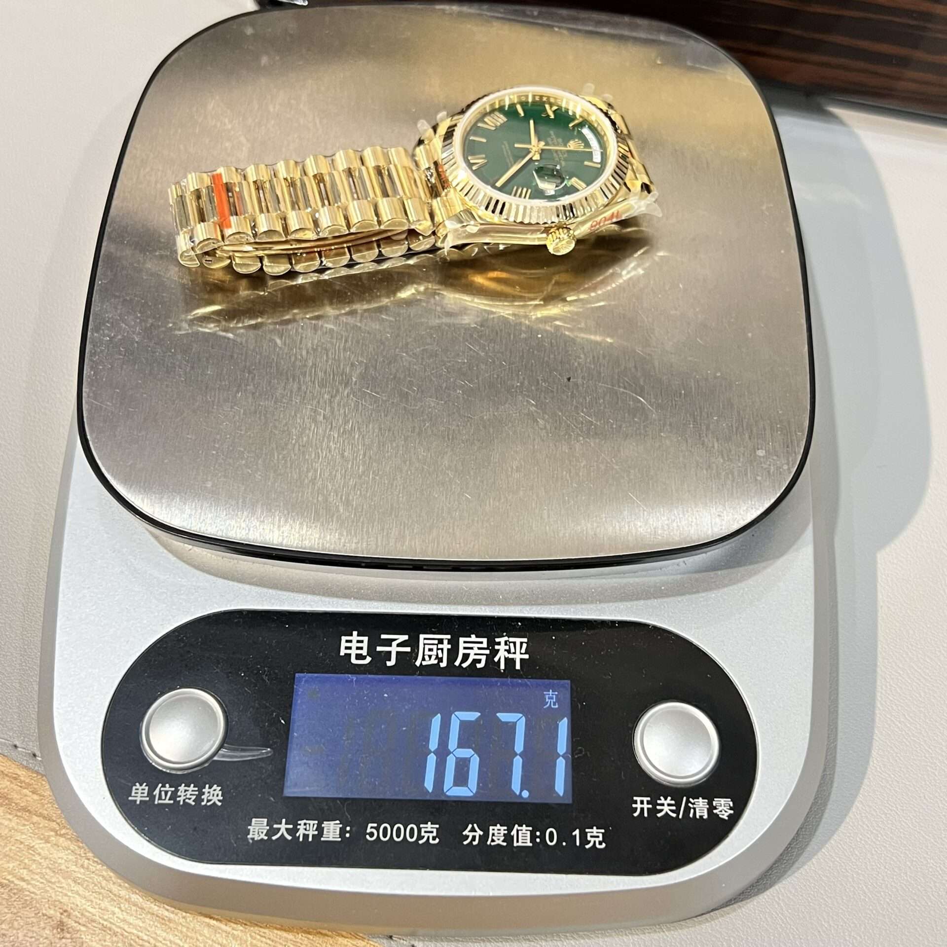 Dong-Ho-Rolex-Day-Date-228238-Replica-11-Tinh-Chinh-166gr-GM-V2-40mm-3.jpg