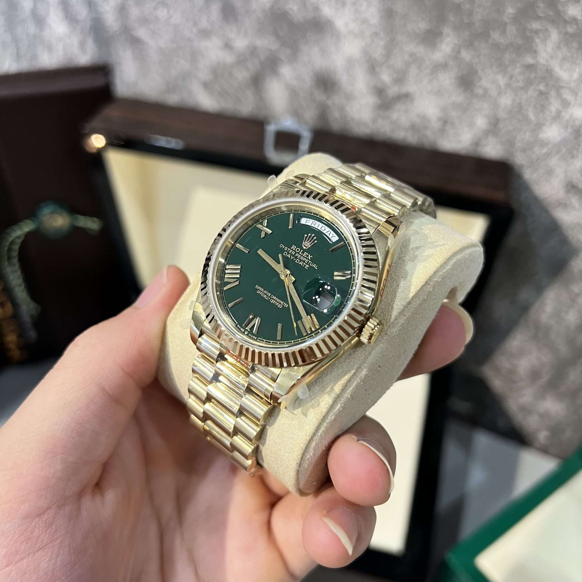 Dong-Ho-Rolex-Day-Date-228238-Replica-11-Tinh-Chinh-166gr-GM-V2-40mm-4.jpg