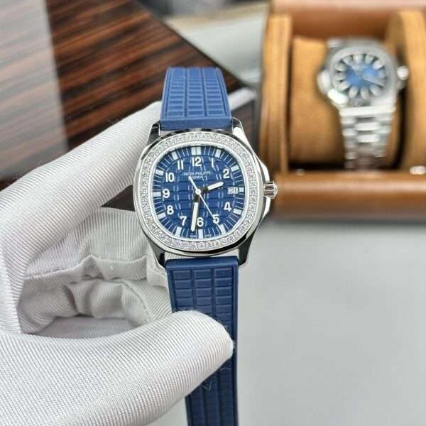 Patek Philippe Replica Watch Aquanaut 5067A Blue Dial With Stone Benzene 35.6mm