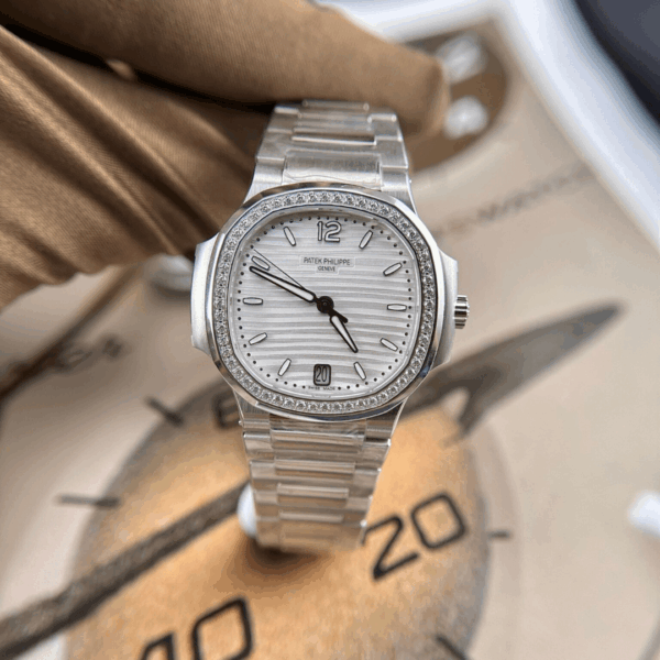 Patek Philippe Replica 11 Watch Nautilus 7118 White With Diamond Bezel Factory 3K 35.2mm
